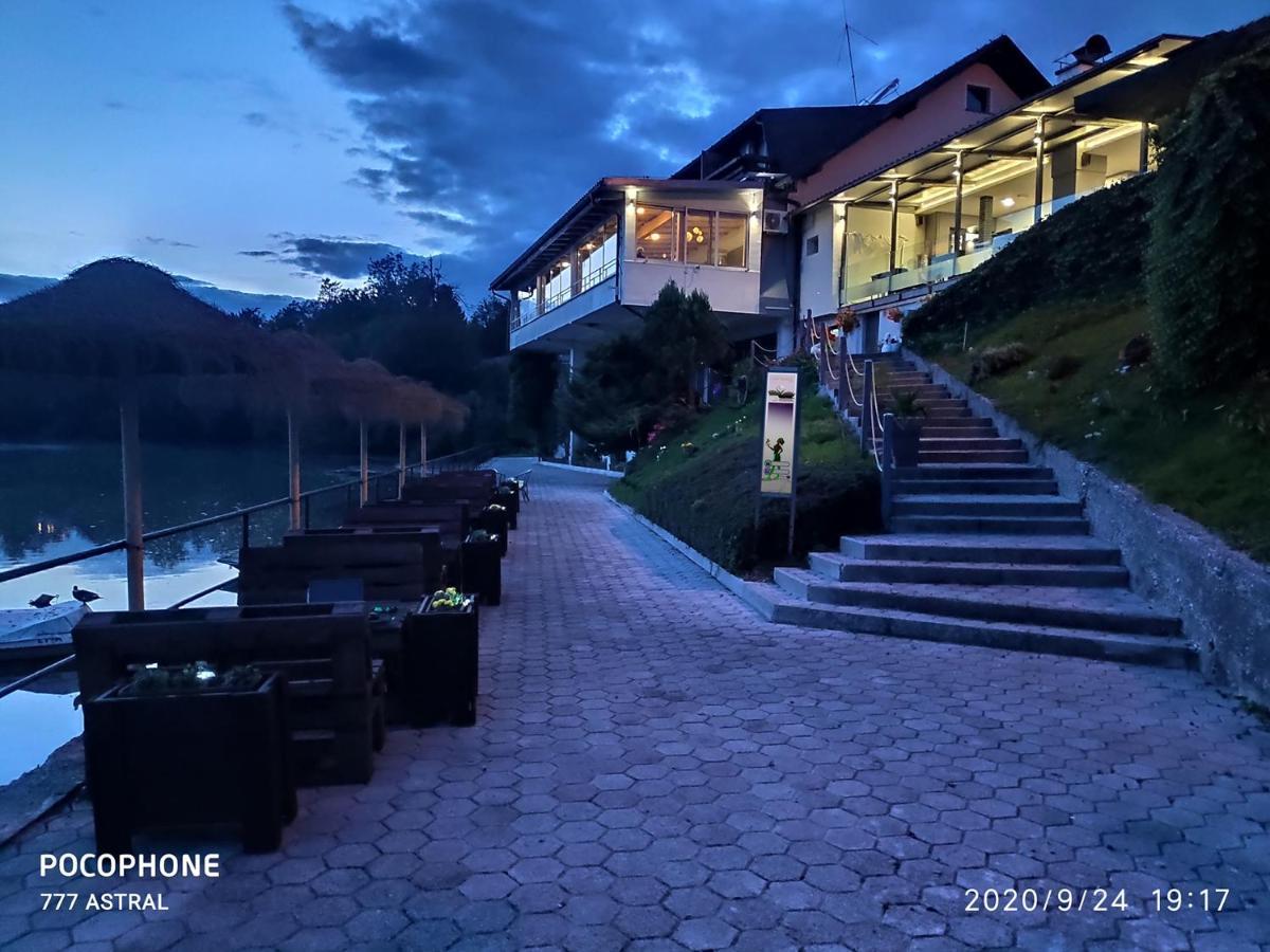 Gostisce Jezero Bed & Breakfast Медводе Екстериор снимка
