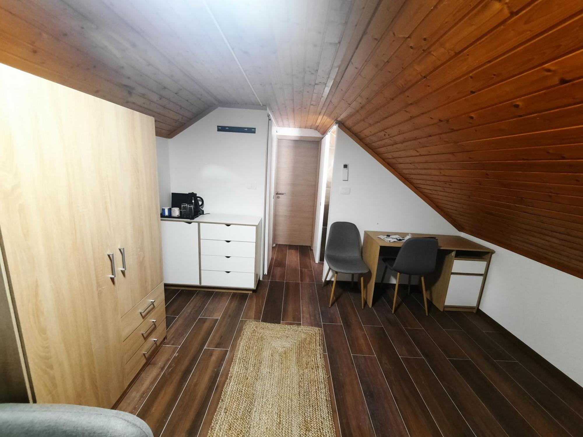 Gostisce Jezero Bed & Breakfast Медводе Стая снимка