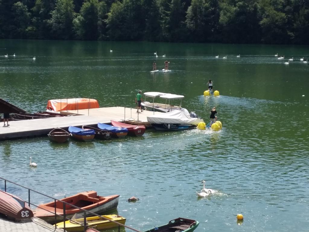 Gostisce Jezero Bed & Breakfast Медводе Екстериор снимка