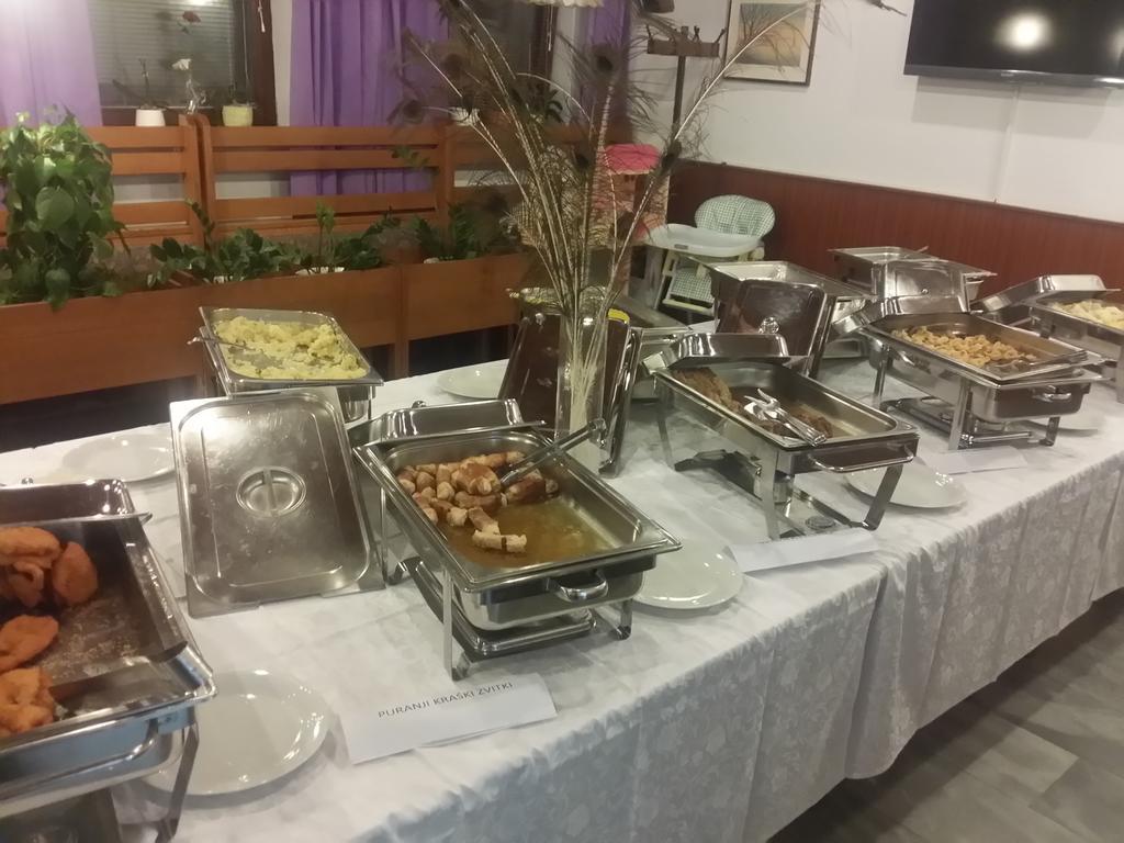 Gostisce Jezero Bed & Breakfast Медводе Екстериор снимка