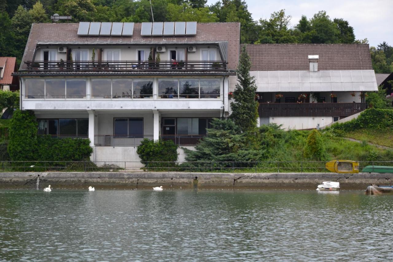 Gostisce Jezero Bed & Breakfast Медводе Екстериор снимка
